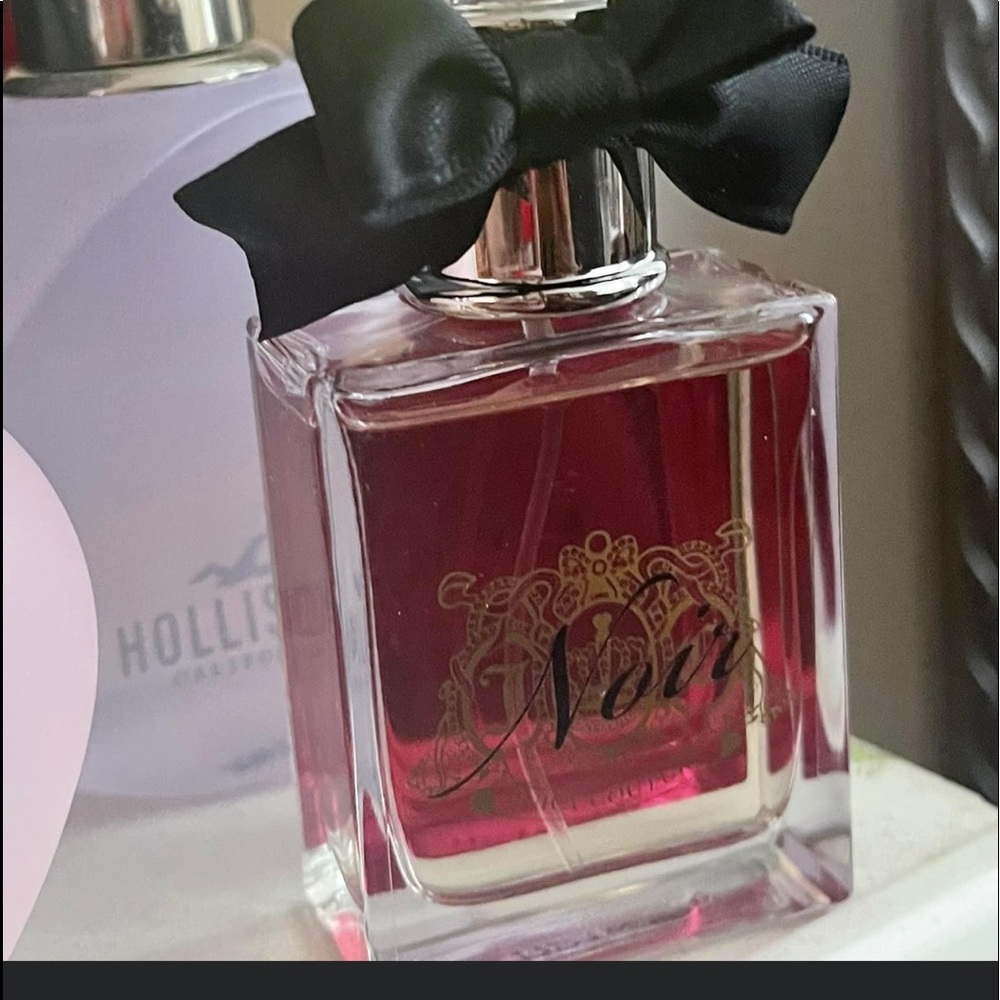 Perfume Noir